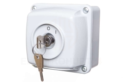 Łącznik krzywkowy 0-I 16A 3P załączany kluczykiem w obudowie IP44 Łuk E16-13z/z 951680