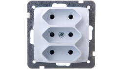 KARO Gniazdo potrójne b/u 2.5A EURO białe GP-3S/m/00