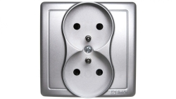 Simon Basic Gniazdo wtyczkowe podwójne z uziemieniem kompletne z przesłonami 16A 250V srebrny mat BMGZ2z/43