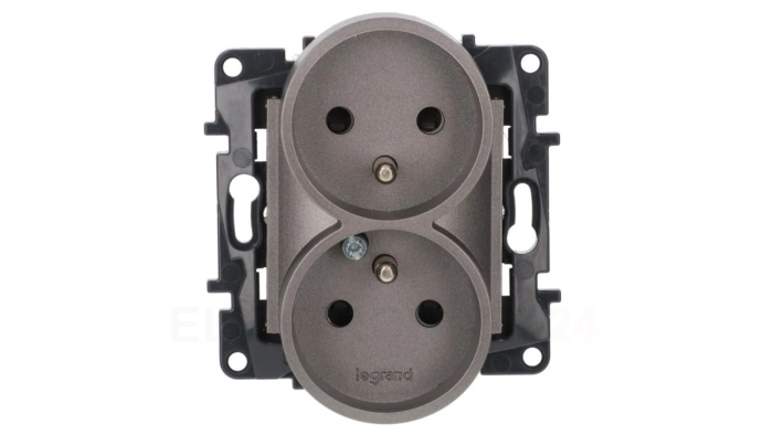 Niloe Step Gniazdo zasilające podwójne 2x2P+Z do ramek wielokrotnych, zaciski śrubowe, z przesłoną styków stalowy 863434