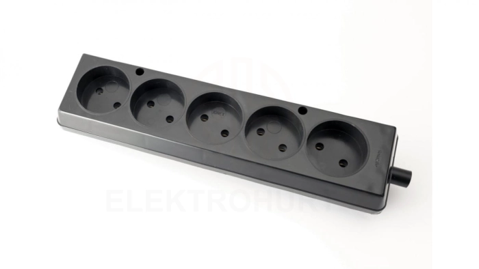 Gniazdo przenośne pięciokrotne 16A 2P 250V czarne GN-560
