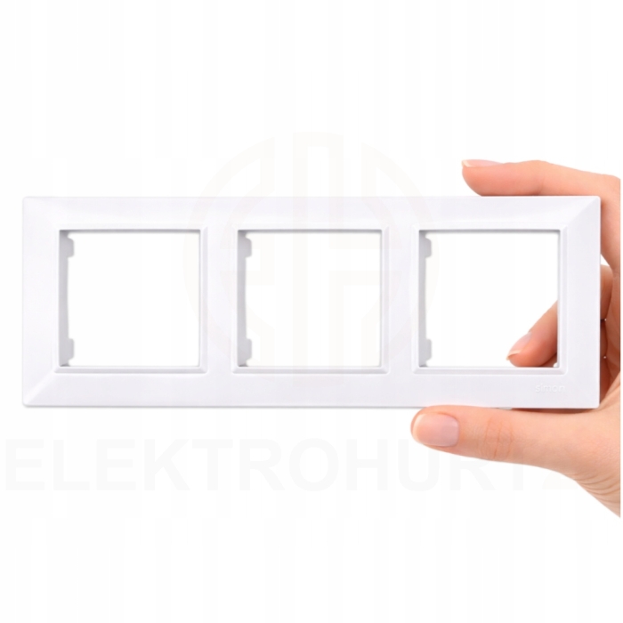 Ramka potrójna biała CR3/11 – Simon 10.jpeg